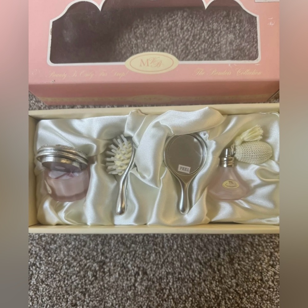 Muffy Beauty Only Fur Deep Boudoir Collection NIB Mirror Brush Power - Picture 3 of 4